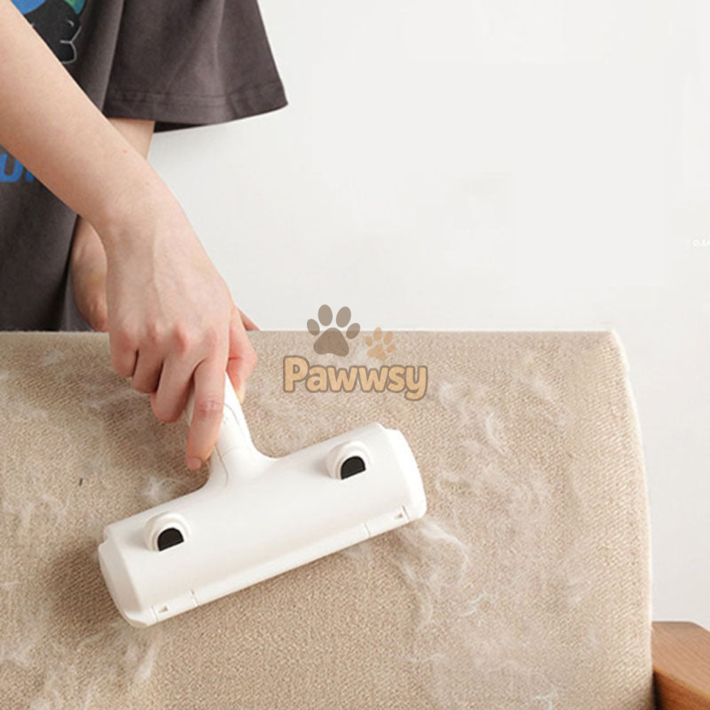 cat and dog hair removal tool with blue electrostatic roller